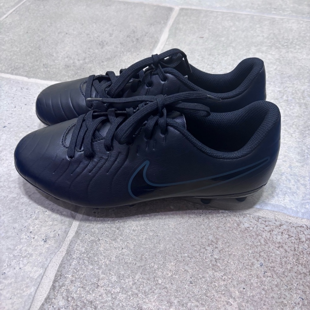 Nike Jr. Tiempo Legend 10 Soccer Cleats Youth 5 Black